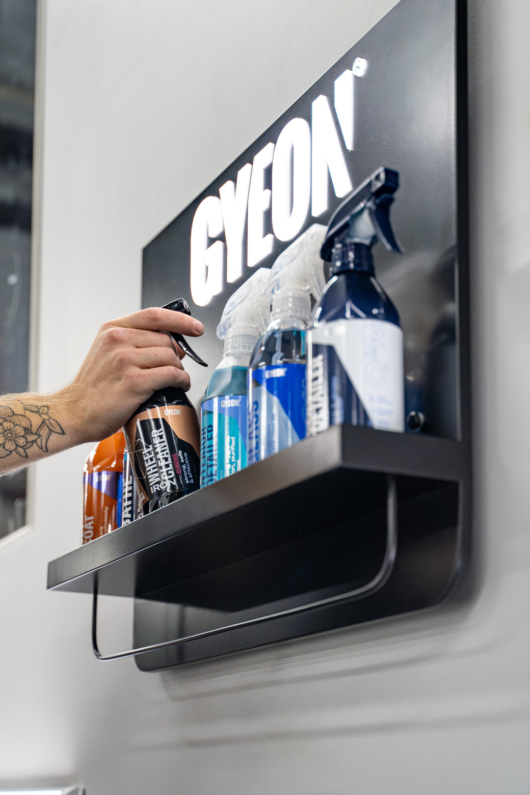 GYEON LED Detail Rack