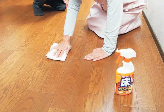 SOFT99 Cleaner & Wax for Wood Floors 400ml - CARZILLA.CA