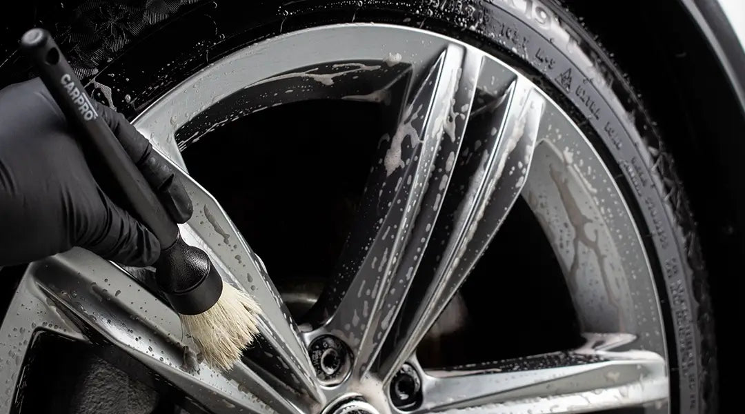 carpro detailing brush cleaning wheel spokes
