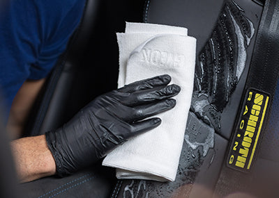 GYEON Q²M Leather Wipe EVO - CARZILLA.CA